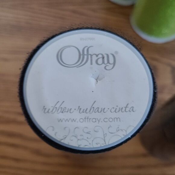 Christmas Crafts Lot - Includes Tulle, Ribbon, and Bulk Ornaments For Crafting - Picture 7 of 16